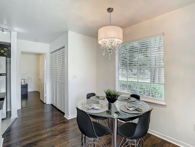 Building Photo - Westpointe Boulevard, Orlando, FL 32835 - 1 BR 1 BA condo