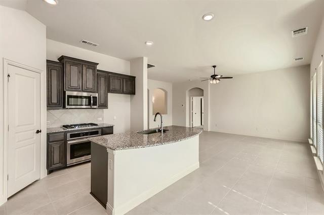 Building Photo - 3216 Creekhaven Dr