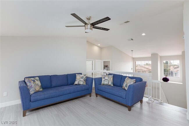 Building Photo - 9836 Russett Wood Cir