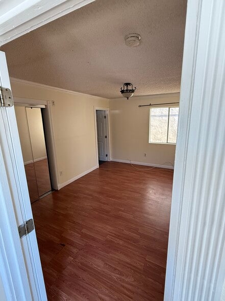 Building Photo - 9622 Evers Ave