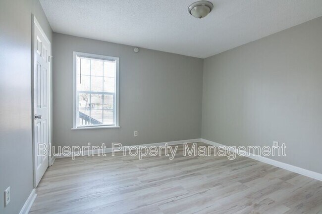 Building Photo - 7721 1st Ave S