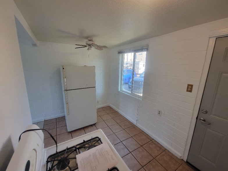 Building Photo - 2860 N Alvernon Way