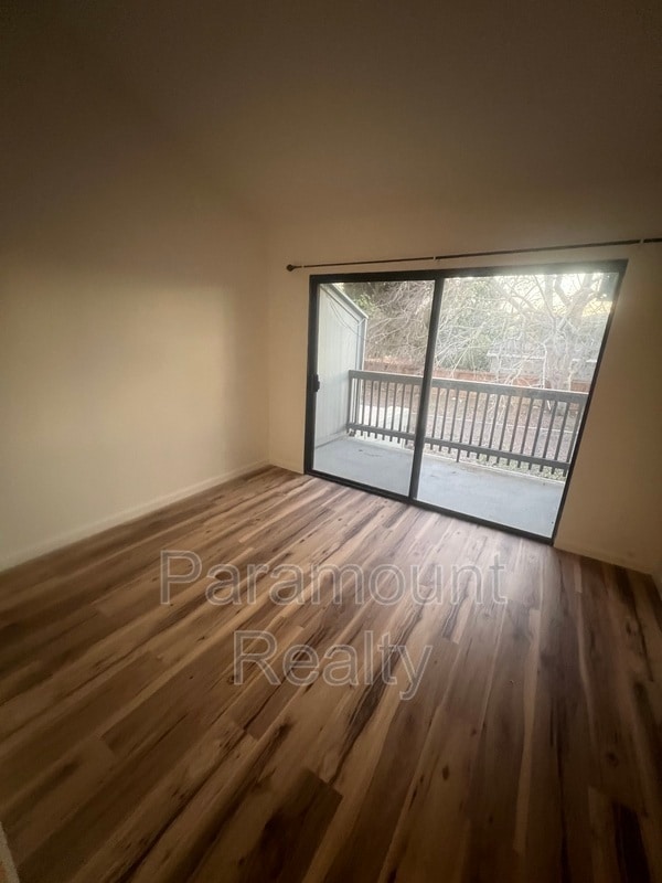 Building Photo - 1120 Kenwal Rd