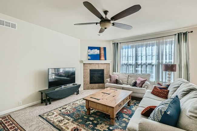 Building Photo - 5 Bedroom in Anthem Highlands