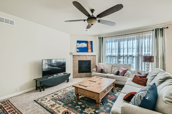 Building Photo - Furnished 4 Bedroom in Anthem Highlands