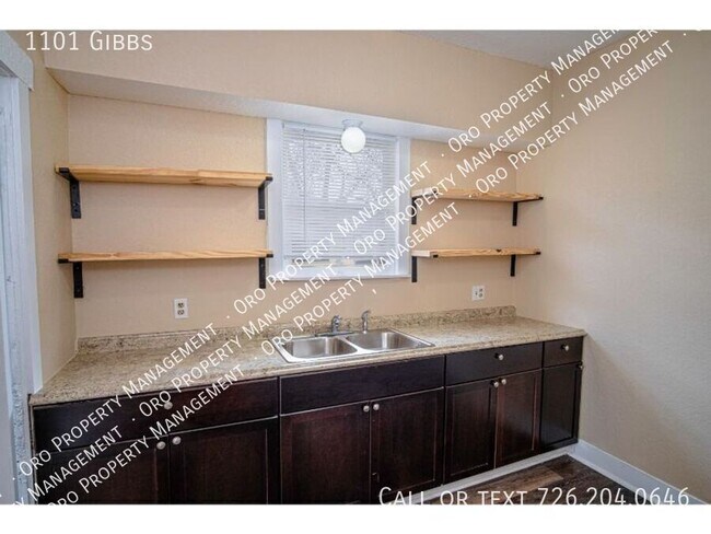 Building Photo - Nice 3 BR Rental Near Downtown