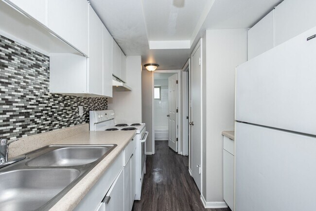 Building Photo - 809 N Dexter St