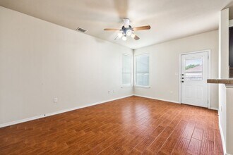 Building Photo - Available Now! Nice 3 Bedroom, 2.5 Bath Duplex located in New Braunfels!