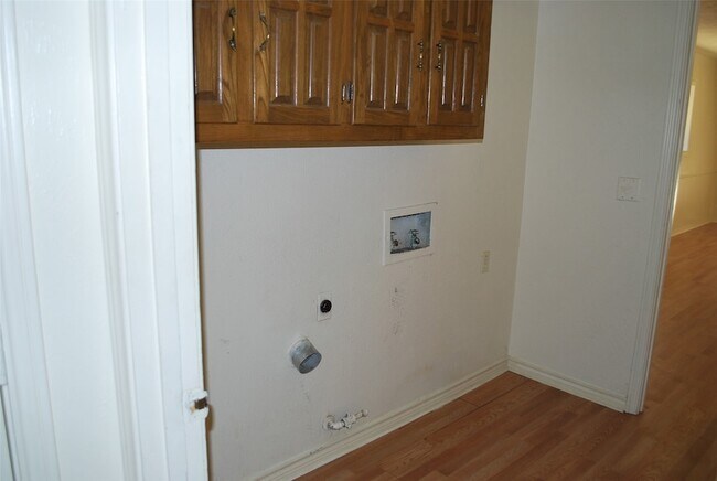 Building Photo - 1416 Sandy Creek Dr