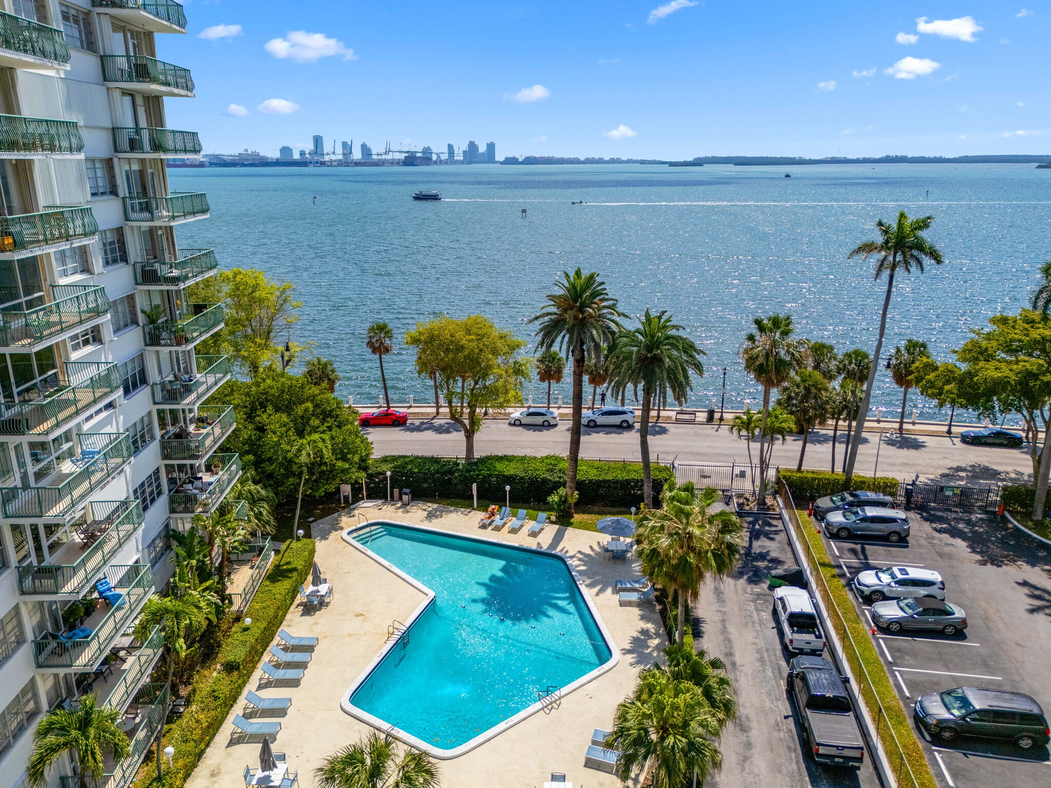 Building Photo - 1408 Brickell Bay Dr