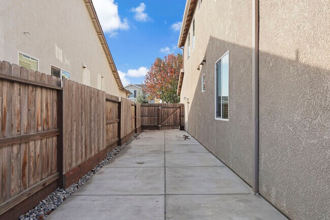 Building Photo - 3012 Salonie Ct