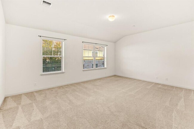 Building Photo - 1620 Bryant Dr