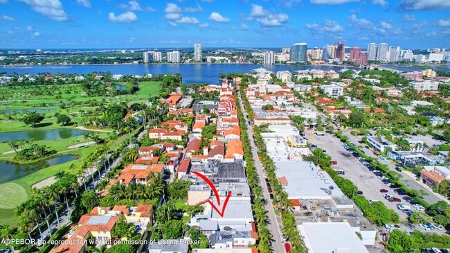 Building Photo - 218 Worth Ave