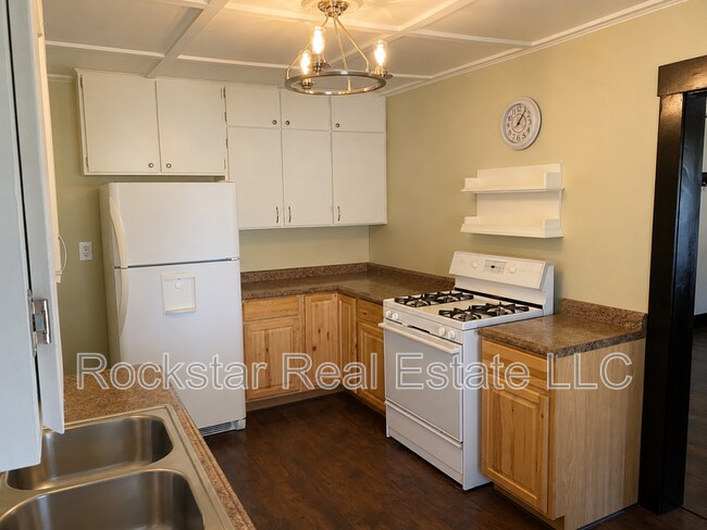 Building Photo - 717 S Ferrall St