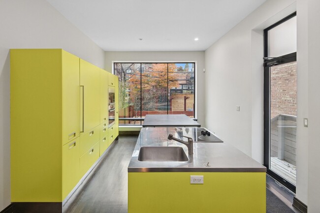 Building Photo - 44 E Cedar St