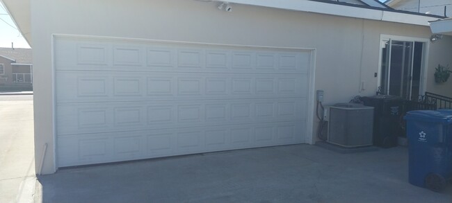 Double attached garage with opener - 4573 W 138th St