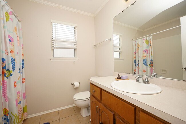 Building Photo - Bluewater Bay Four Bedroom House