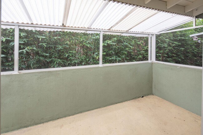 Building Photo - 329 Orizaba Ave