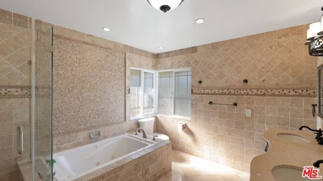 Building Photo - 3446 Alginet Dr