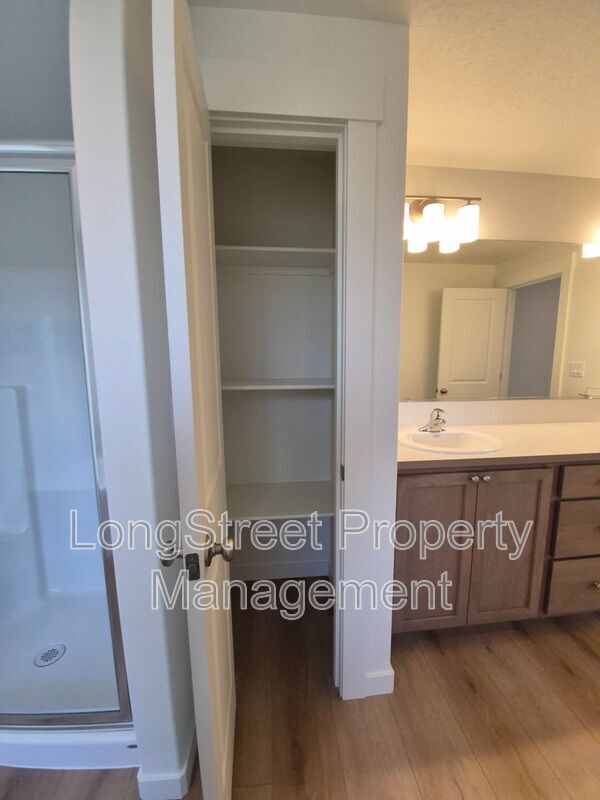 Building Photo - 4694 Finch St