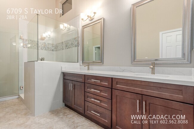 Building Photo - 6709 S Taylor Dr