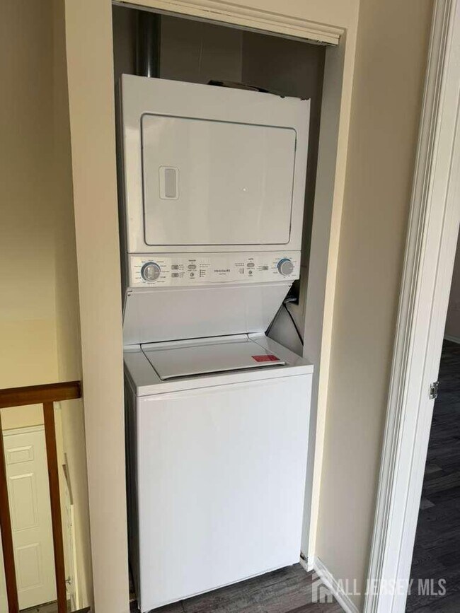 Building Photo - 126 Winchester Way