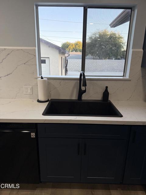 Building Photo - 1075 Chevron Ct