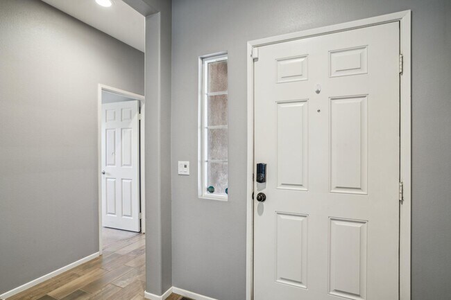 Building Photo - 42912 Gazapo Ct