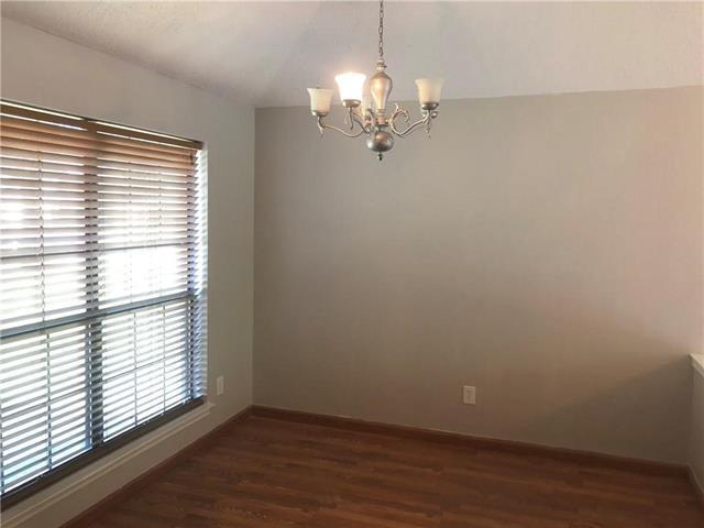 Building Photo - 702 Creekside Dr