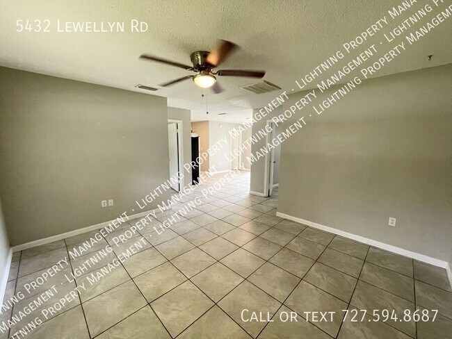 Building Photo - 5432 Lewellyn Rd