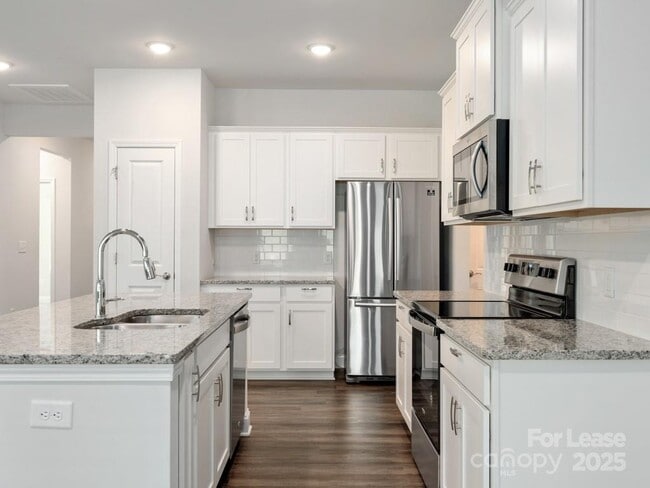 Building Photo - 4512 Grove Manor Dr