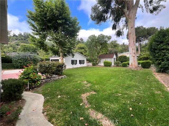 Building Photo - 2029 Las Palomas Dr
