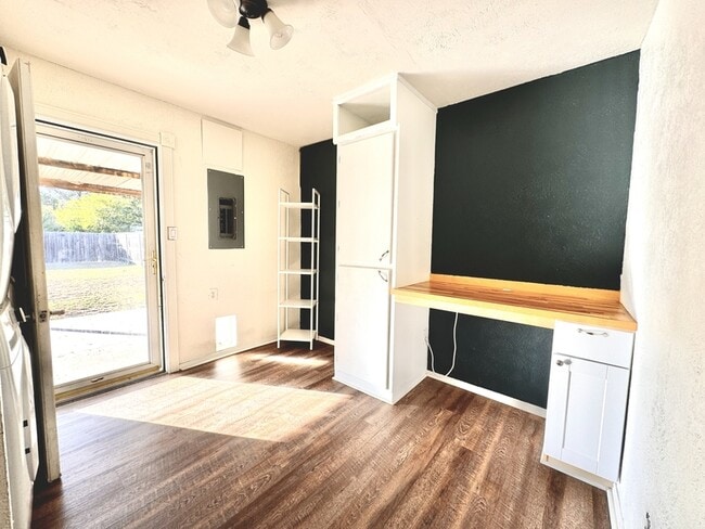 Building Photo - 5122 Fairway Blvd