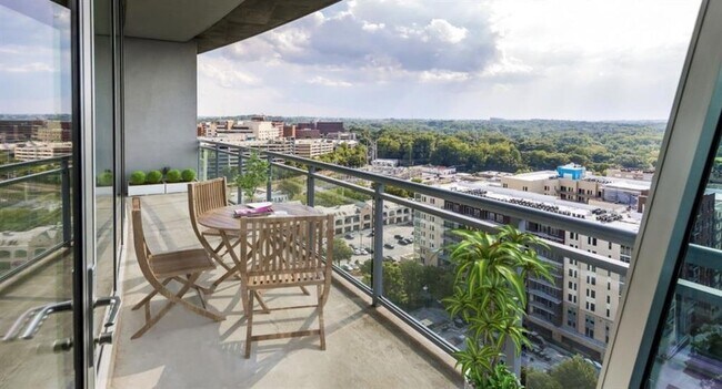 Building Photo - 2171 Peachtree Rd NE