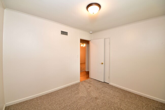 Building Photo - 3707 E 29th St