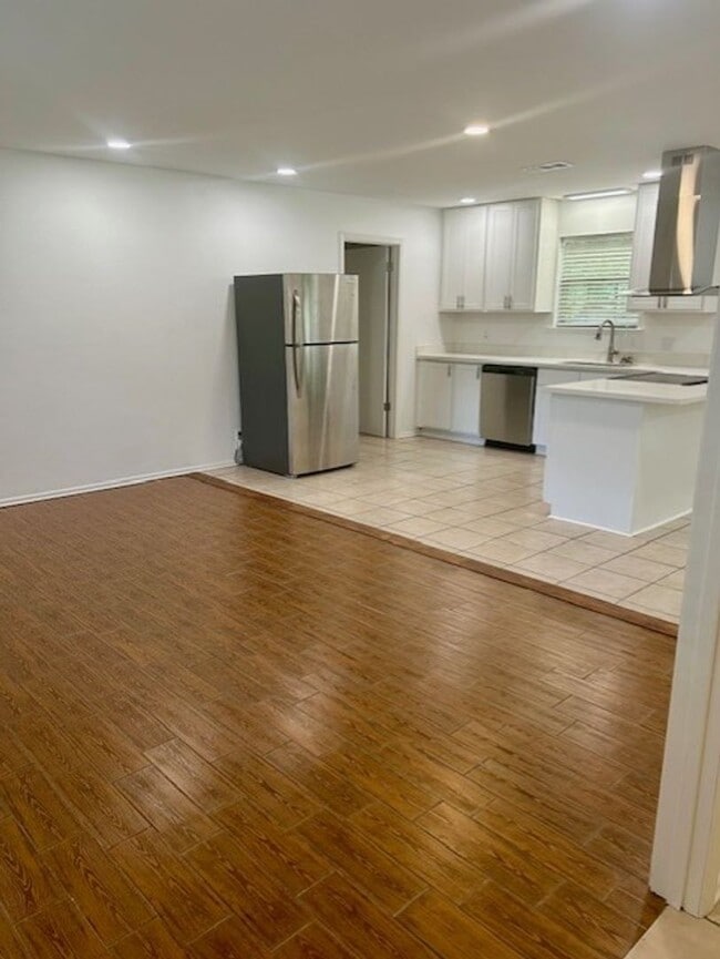 Building Photo - Newly renovated 3/2 home located in River Forest Covington