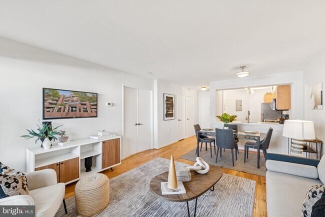 Building Photo - 2320 Wisconsin Ave NW