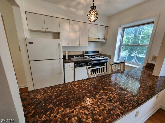 Building Photo - 88 Forest Hill Pkwy