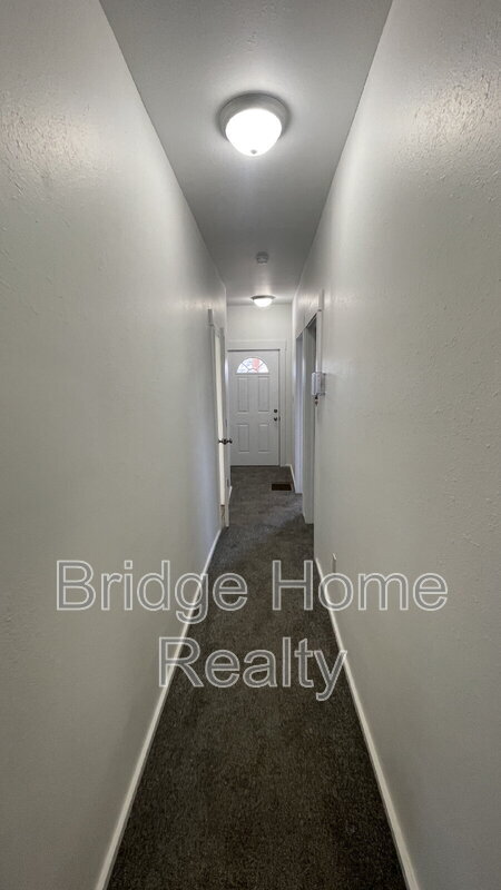 Building Photo - 424 W 7th Ave