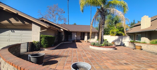 Building Photo - 861 Via Alameda