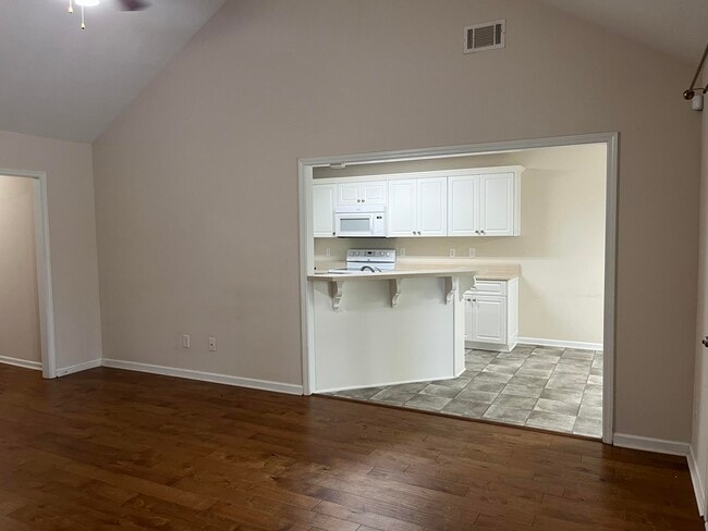 Building Photo - 707 Keyes Dr