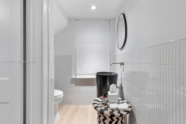 Building Photo - 177 NE 44th St