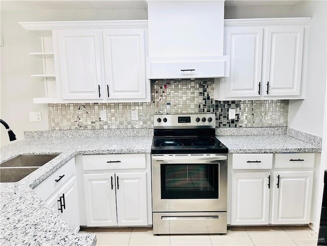 Building Photo - 213 S 49th St