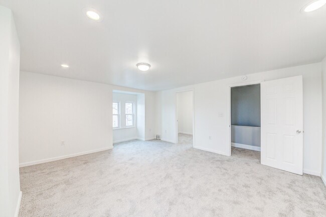 Building Photo - 744 Proctor Wy