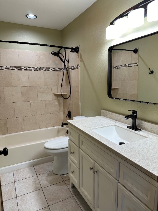 Building Photo - 17634 Meadow Creek Dr