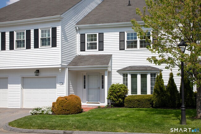 Building Photo - 2 Emerson Ct