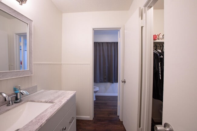 Building Photo - 5426 9th St