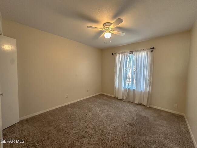 Building Photo - 6916 Polvadera Dr