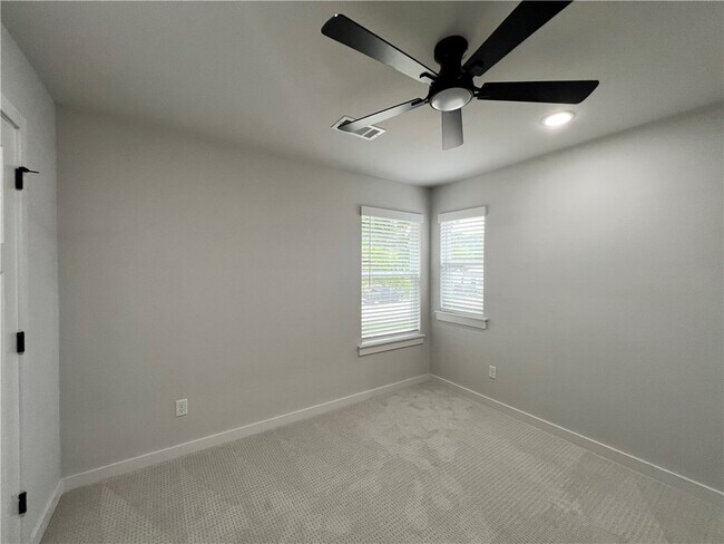 Building Photo - 502 Cosmos St