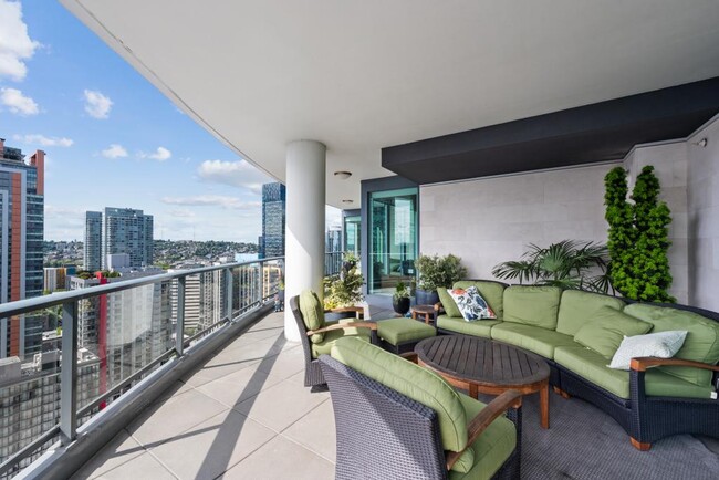 Building Photo - The Escala Condominiums - 3 bedrooms